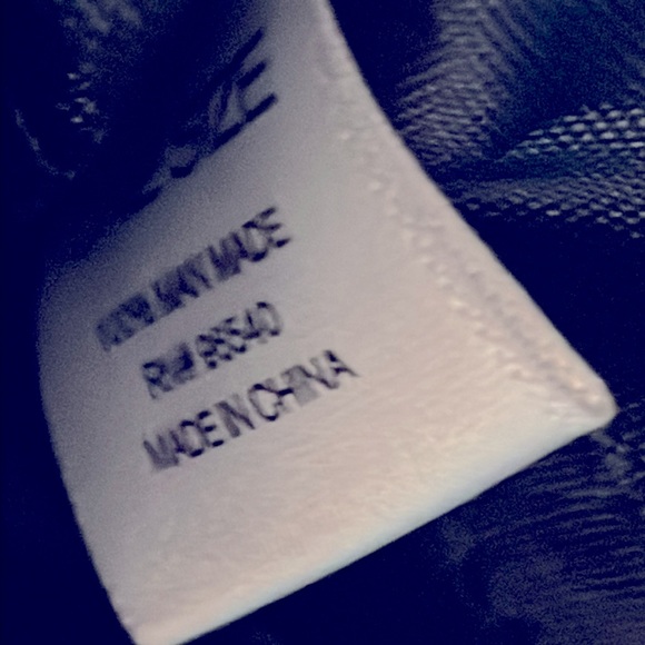 Liz Claiborne 8.5” Red Clutch w/ Gold Hardware & Working Power Charger - Picture 5 of 12